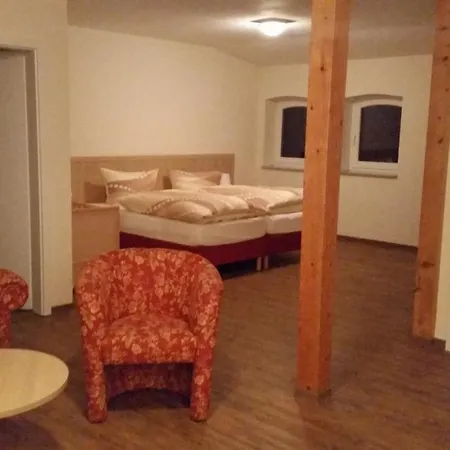 Landhotel Kreien 住宿加早餐酒店