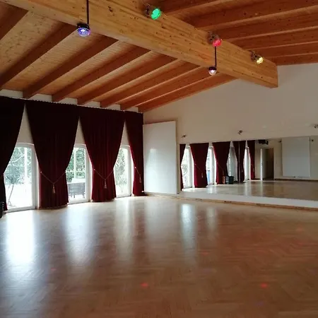 Bed & Breakfast Landhotel Kreien 3*