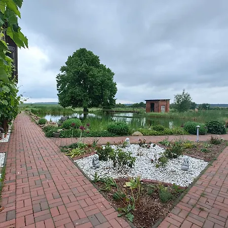 Landhotel Kreien 住宿加早餐酒店 3*