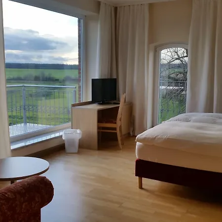 Landhotel Kreien Bed & Breakfast 3*
