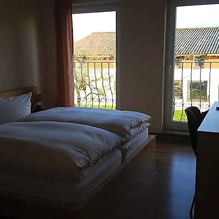Landhotel Kreien 3*