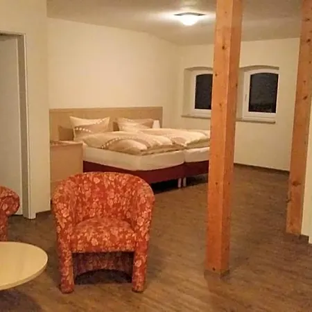 Bed & Breakfast Landhotel Kreien 3*