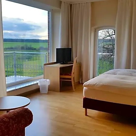 Bed & Breakfast Landhotel Kreien 3*