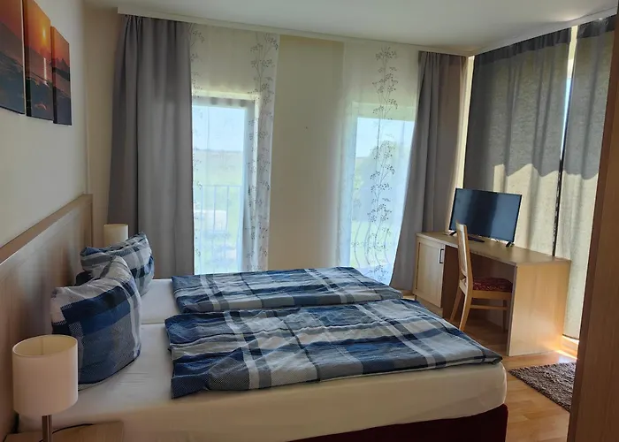 B&B Landhotel Kreien 3*